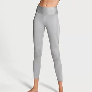 Victoria's Secret VS Essential Shine Pocket
Leggings Large Gray